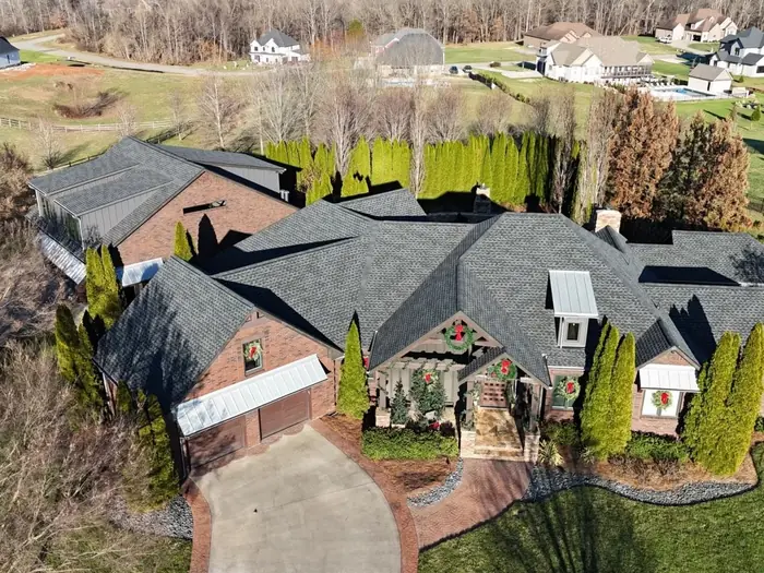 Sprawling ranch estate with a completed roof replacement, Middle Tennessee