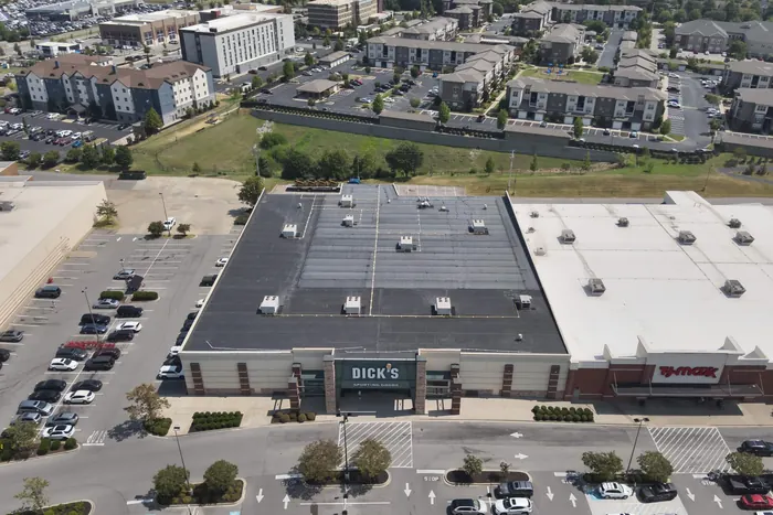 Retail roof — Carlisle SynTec mechanically fastened EPDM installed by Three Stone
